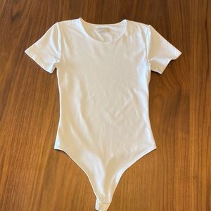 Babaton Contour Crew Shortsleeve Bodysuit